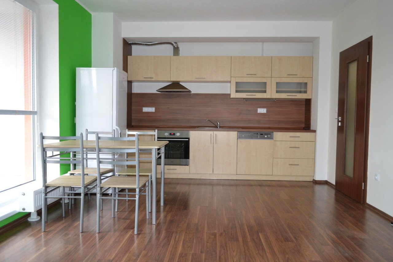 tn_zoom_filename_9786